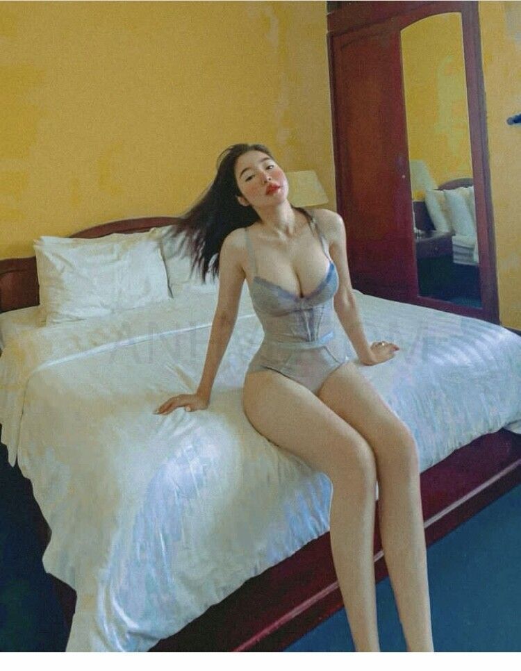 Ảnh nude Elly Trần