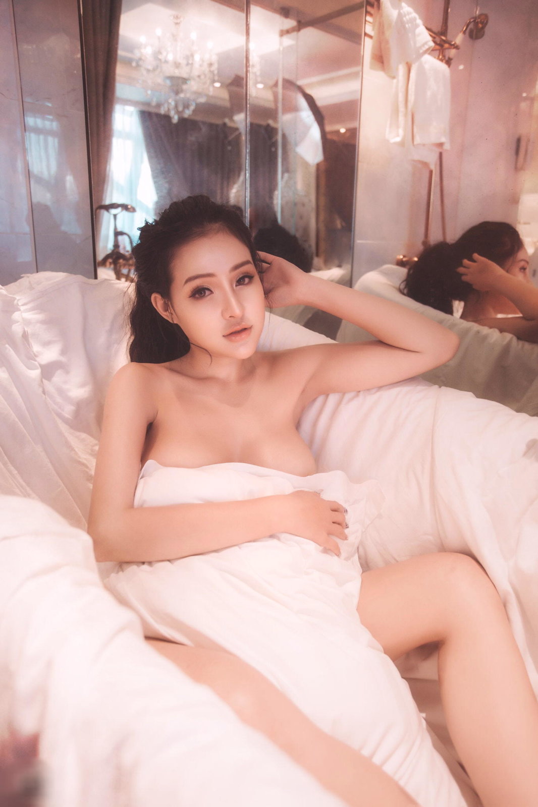 Ảnh nude Ngân 98 mới chụp