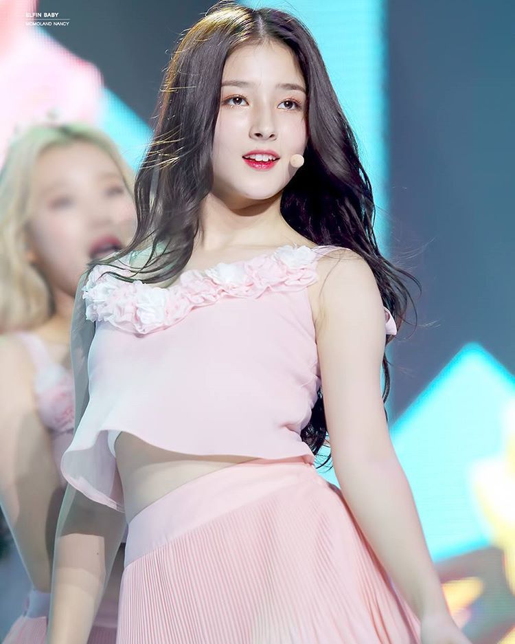 Nancy Momoland nổi tiếng với vẻ mặt xinh xắn nhưng lại cho là hơi béo và gọi là Đuông Cy