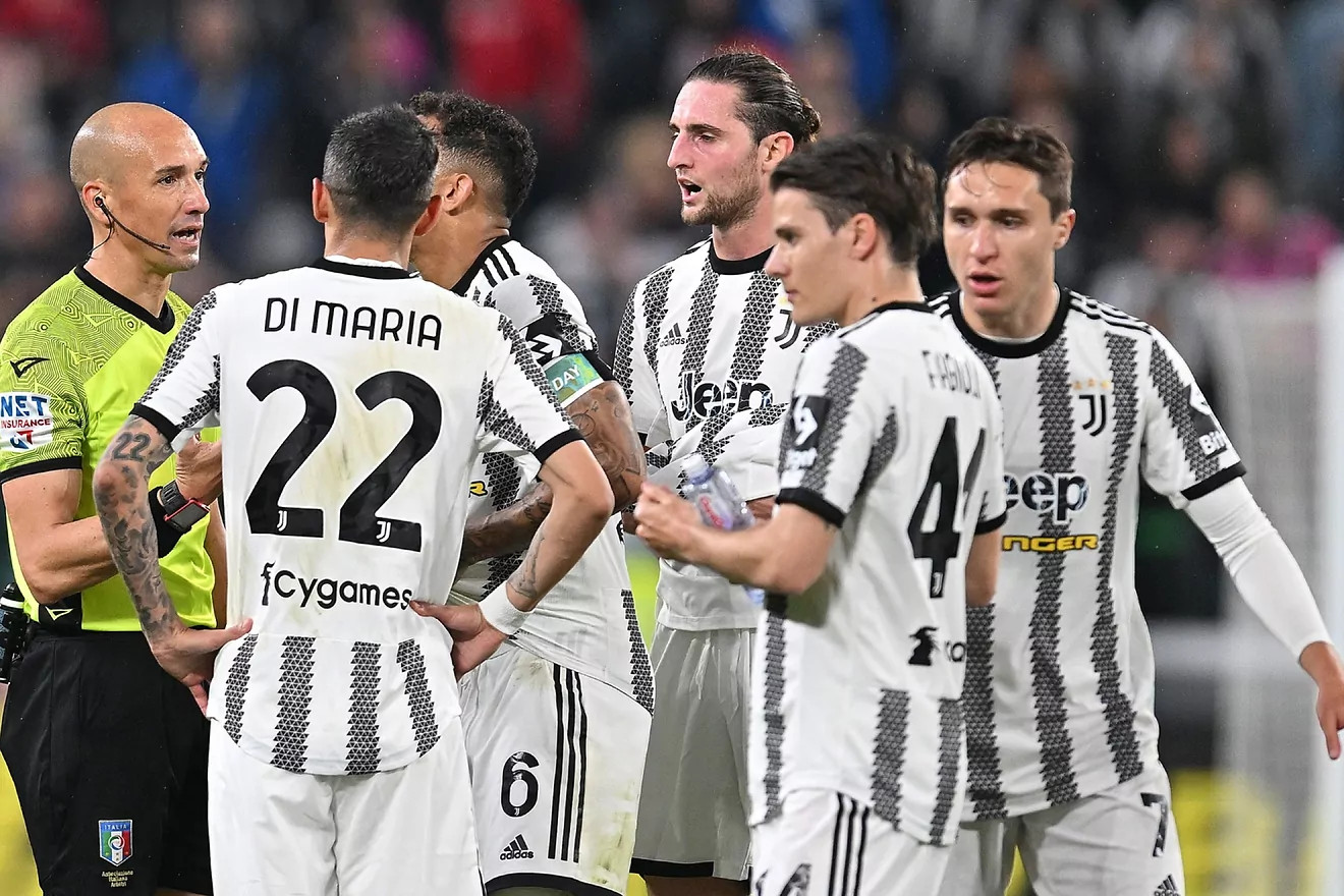Juventus có nguy cơ bị UEFA loại khỏi các cúp châu Âu
