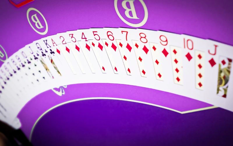 Cách chơi bài poker 4 lá đơn giản dễ hiểu từ cao thủ