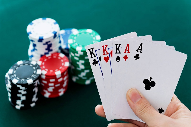 Cái nào hơn trong poker và tứ linh trong Poker tại Go88 - TaiGo88