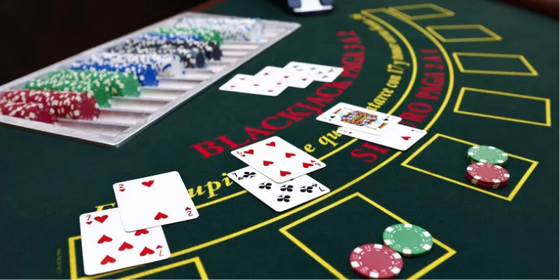 Học cách chơi Blackjack từ những người chơi chuyên nghiệp