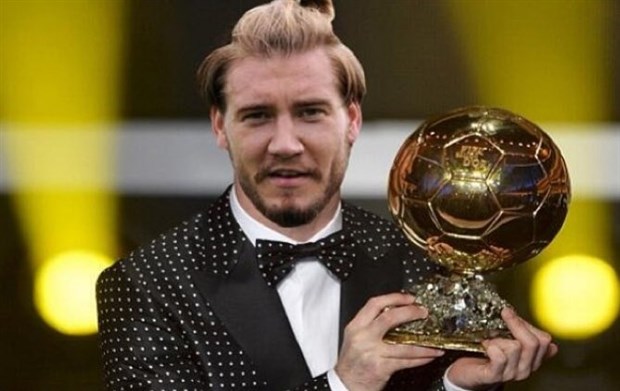 “Chúa” Bendtner và những kịch bản “thần thoại” trở lại