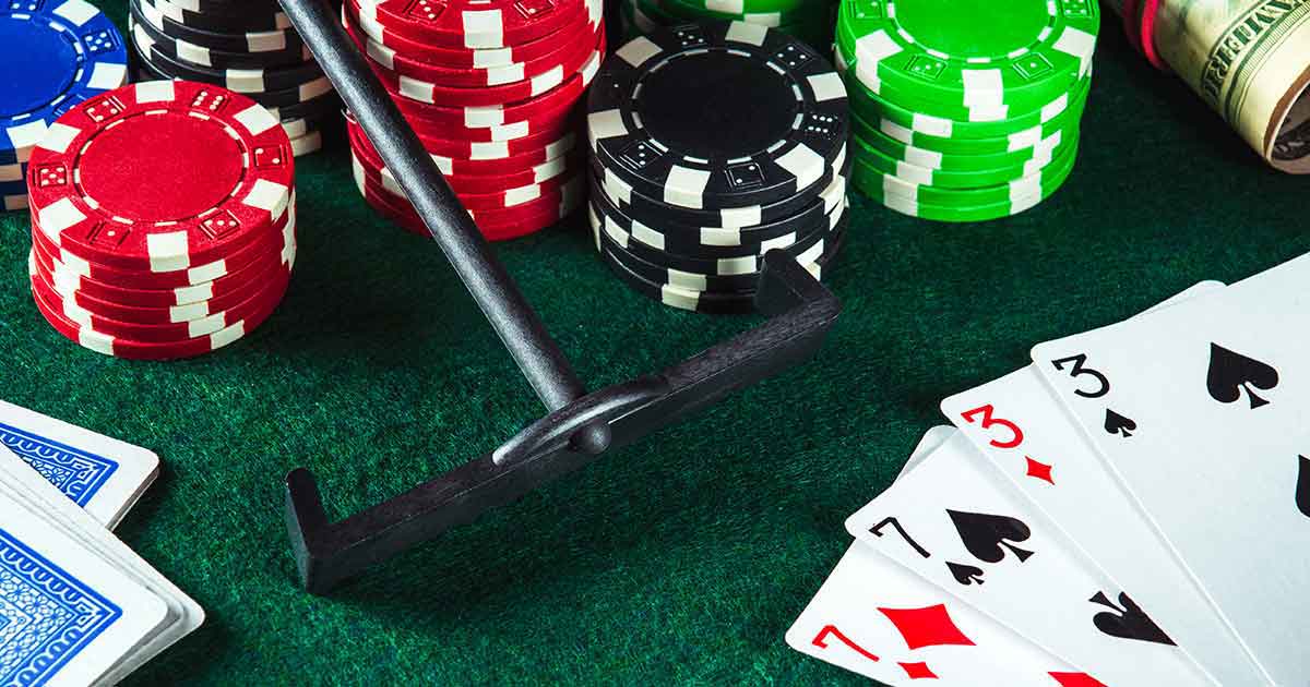 Rake trong poker là gì và nó ảnh hưởng đến tiền thắng của bạn như thế nào?  | Natural8