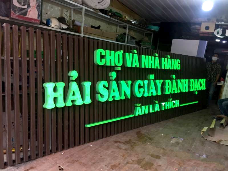 Hơn 48 bảng quảng cáo nhà hàng và quán bar nổi tiếng mới vào năm 2024 - Tương lai của quảng cáo