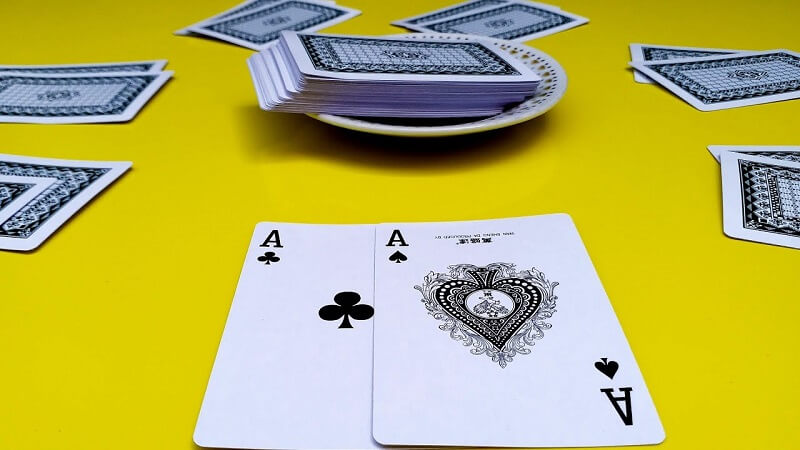 Hai con át được gọi là gì trong blackjack? Quy tắc tính điểm trong trò chơi Blackjack