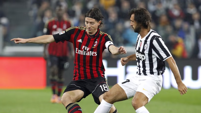 Thực sự thì cầu thủ Riccardo Montolivo đã không thể nào vượt qua được Pirlo