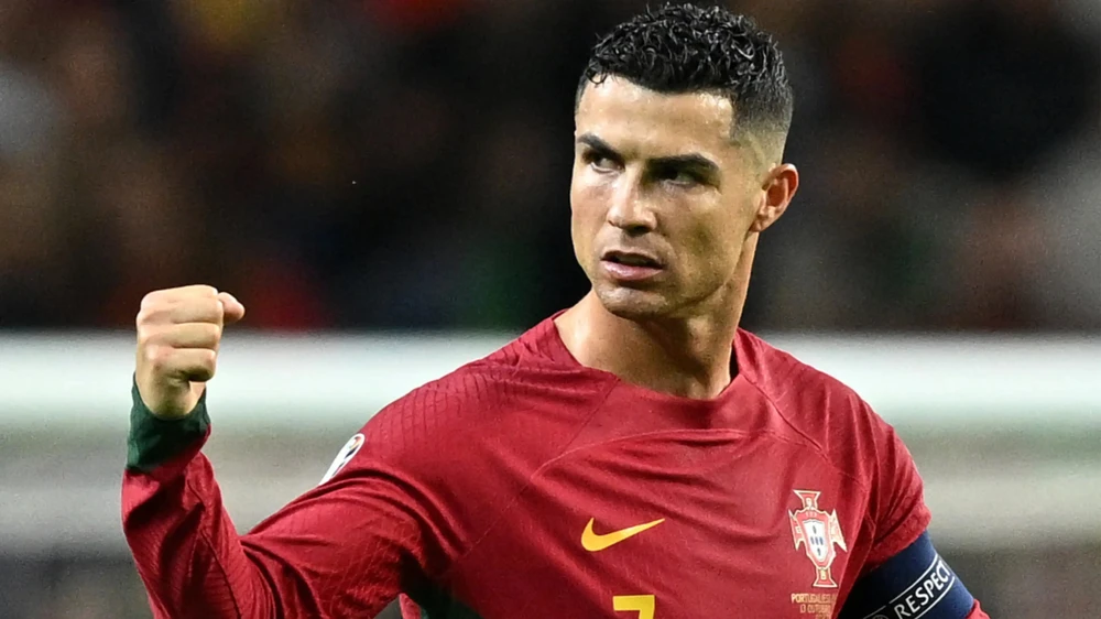 Cristiano Ronaldo - Cầu thủ ra sân nhiều nhất thế kỷ 21