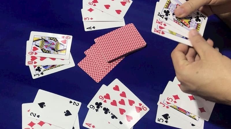 Bí quyết làm giàu của các chuyên gia chơi Poker khi chơi Poker