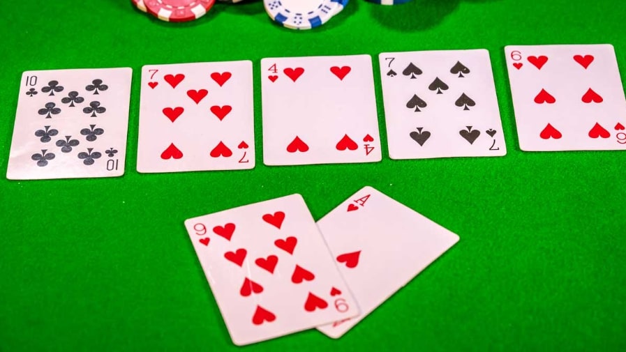 Cách chơi Flush trong Poker: Mẹo để thành công | Natural8