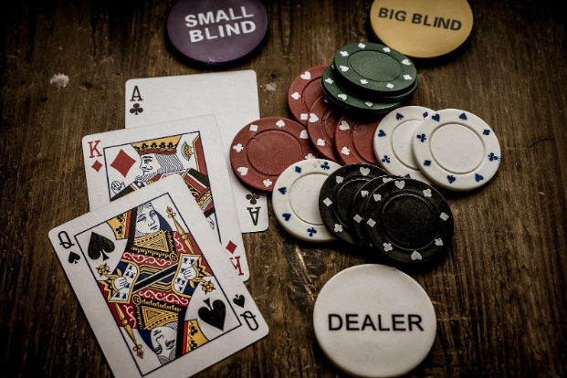 Hướng dẫn đầy đủ về cách chơi Poker trực tuyến