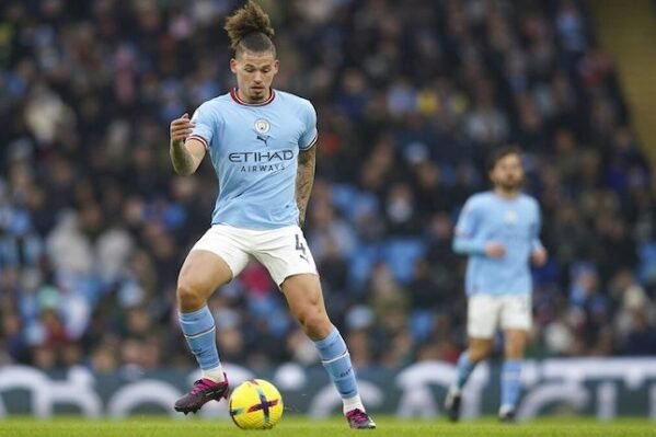 Calvin Phillips: Từ thần đồng Leeds United đến ngôi sao tuyển Anh