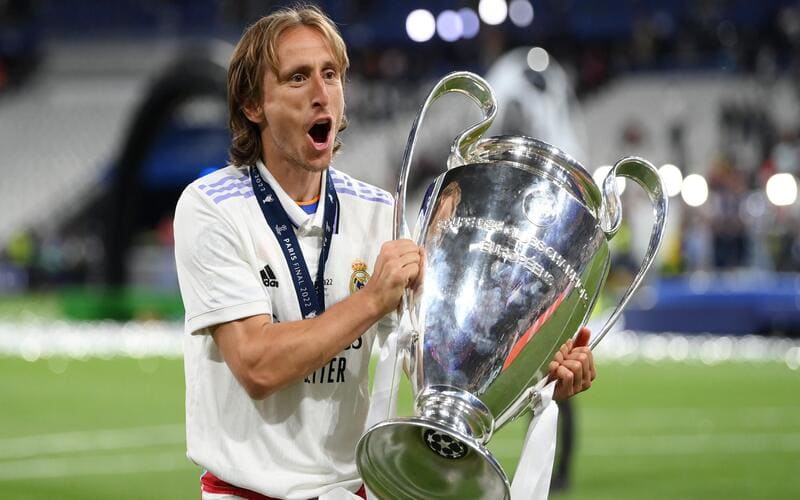 Top 9 cầu thủ vĩ đại nhất của Real Madrid - Huyền thoại Real Madrid