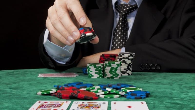 C-bet trong poker là gì? Các yếu tố ảnh hưởng đến hiệu quả của nó