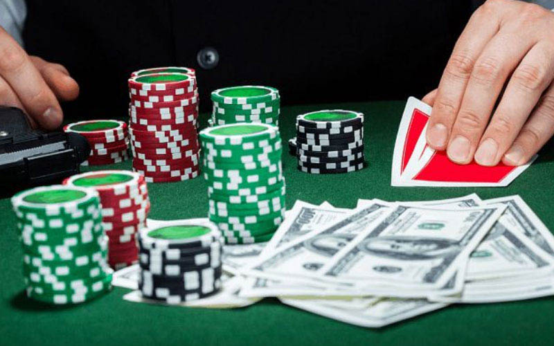 Cách chọn bài tốt nhất khi chơi poker ngày nay