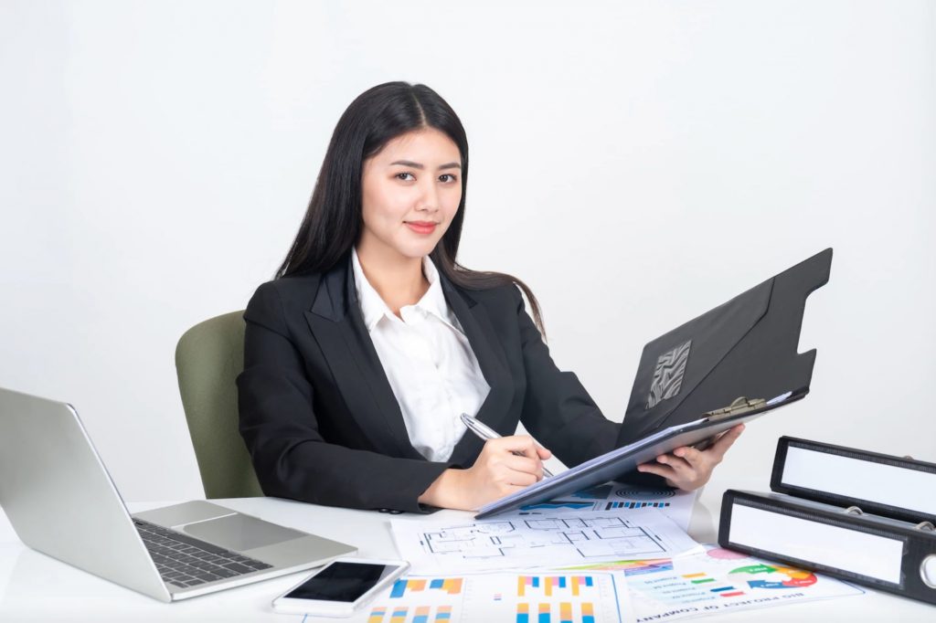 Giao Dịch Viên Là Gì? Mô Tả Công Việc Giao Dịch Viên Chi Tiết - Glints  Vietnam Blog