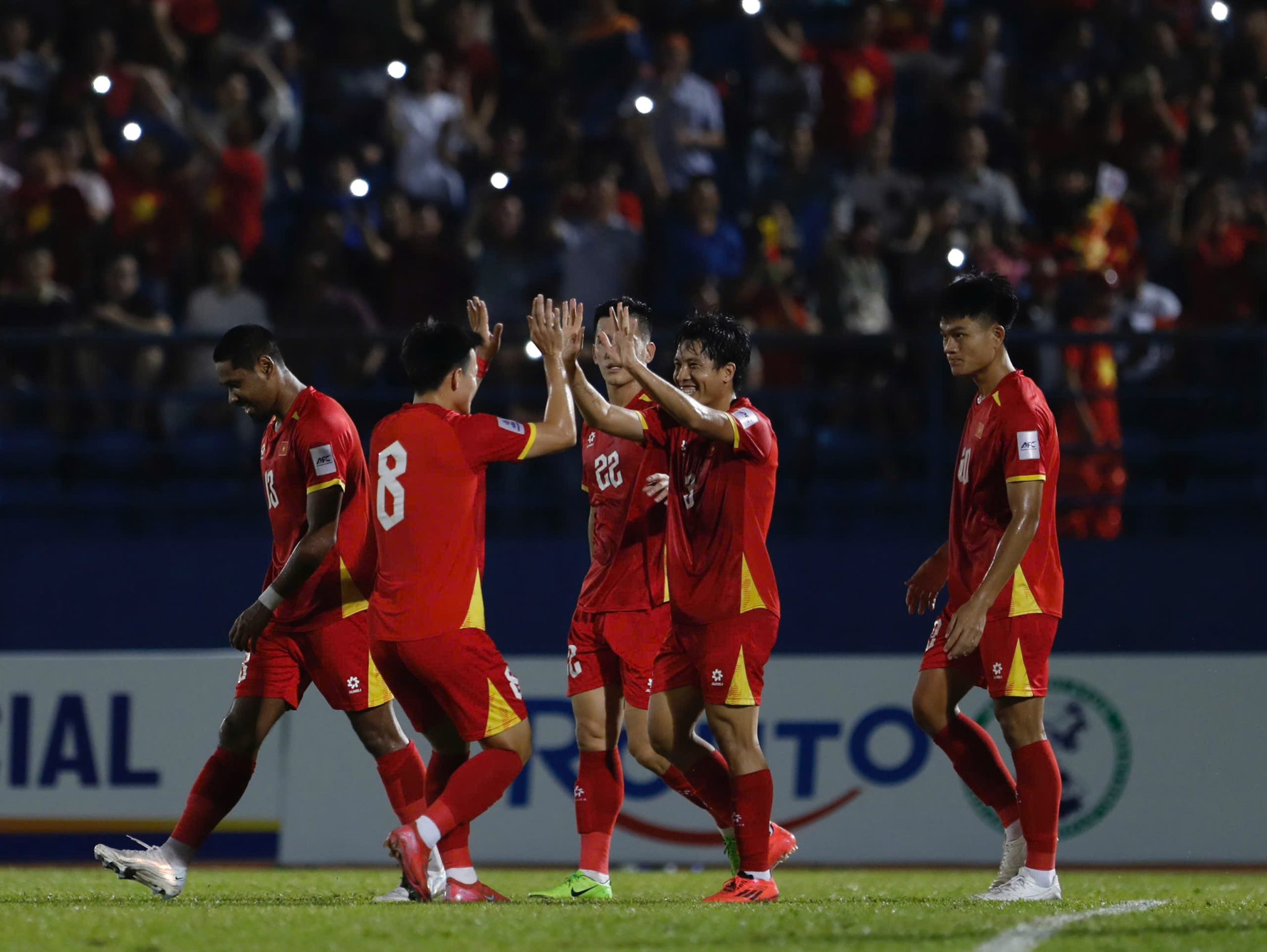 Chiến thắng và nỗi lo từ chiến thuật không trung vệ ĐT Việt Nam