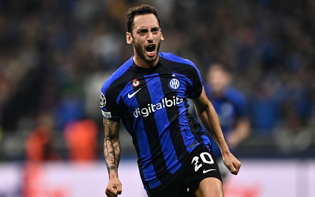 Calhanoglu đang trở thành một trong những tiền vệ hay nhất thế giới