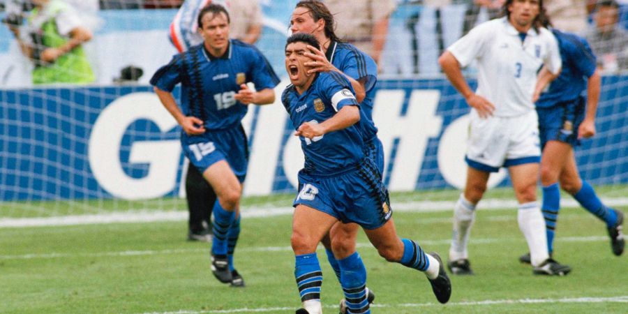 Các Pha Ăn Mừng Lạ Trong Bóng Đá: Khi Cảm Xúc Vượt Giới Hạn