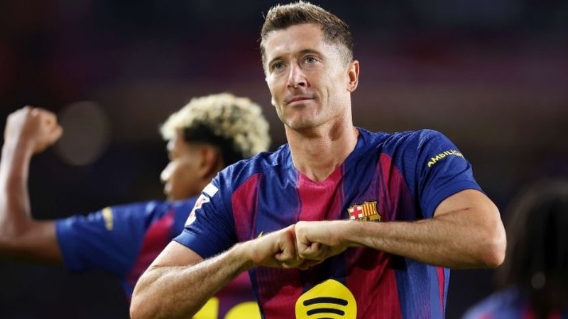 Không lạ khi mà Lewandowski cũng góp mặt Top 10 cầu thủ nhiều hat trick nhất lịch sử làng túc cầu