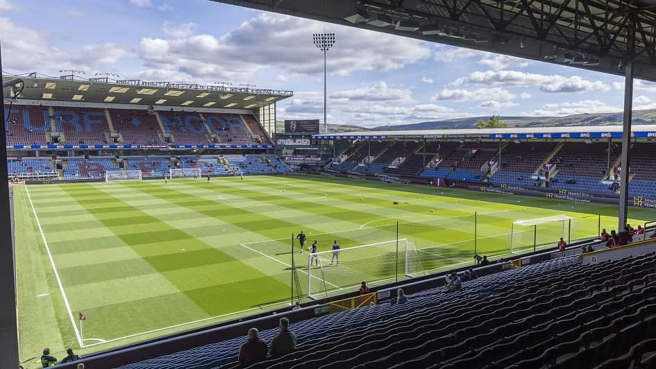 Turf Moor: Lịch sử sân bóng lâu đời thứ hai nước Anh của Burnley