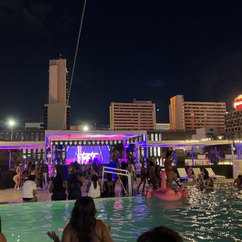 lucky diamonds online slot