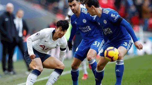 Kỹ Năng Thoát Pressing Tuyến Đầu: Nghệ Thuật Kiểm Soát Sân Cỏ